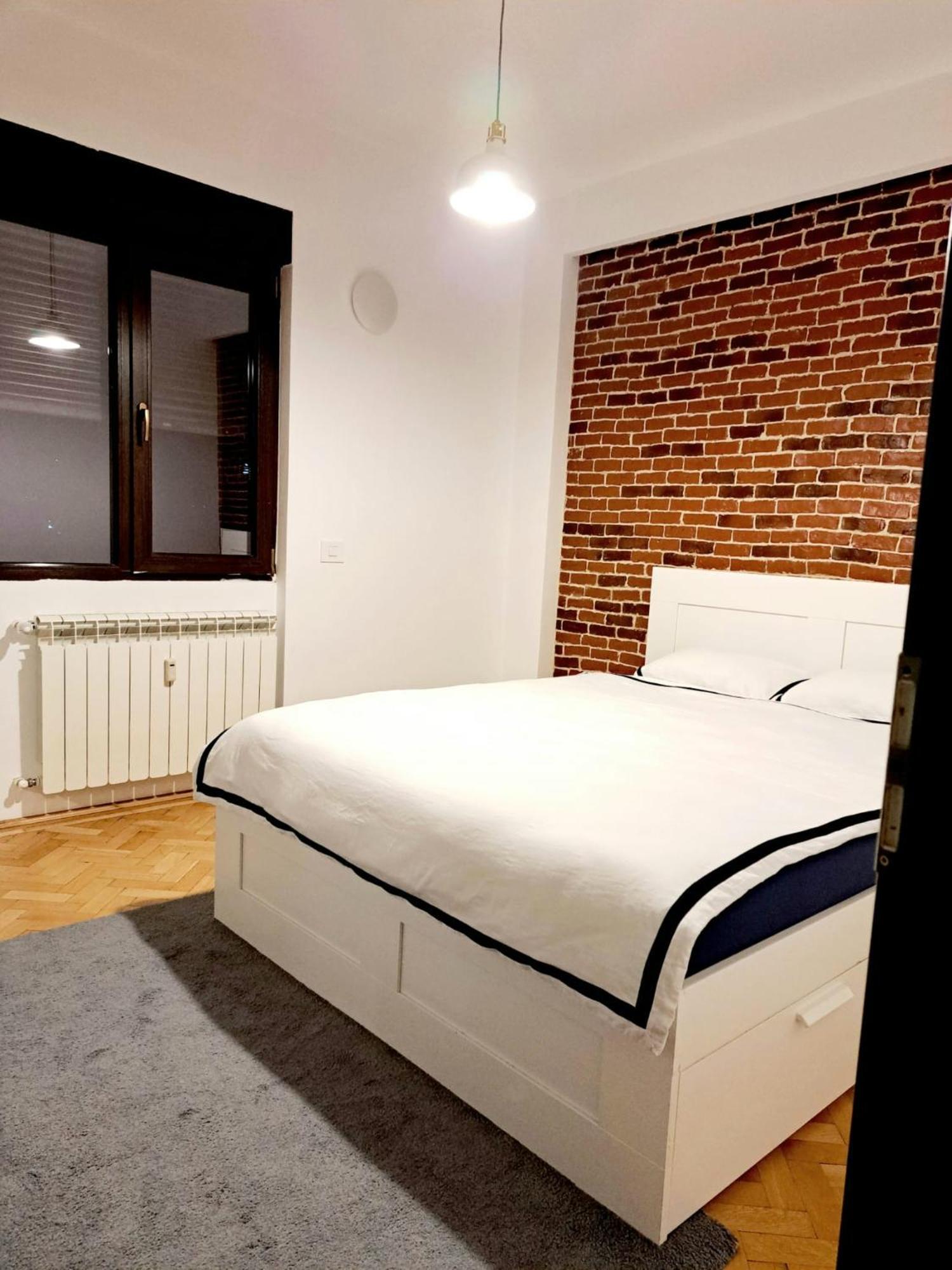 Classy Apartment With Parking In The City Center บูคาเรสต์ ภายนอก รูปภาพ